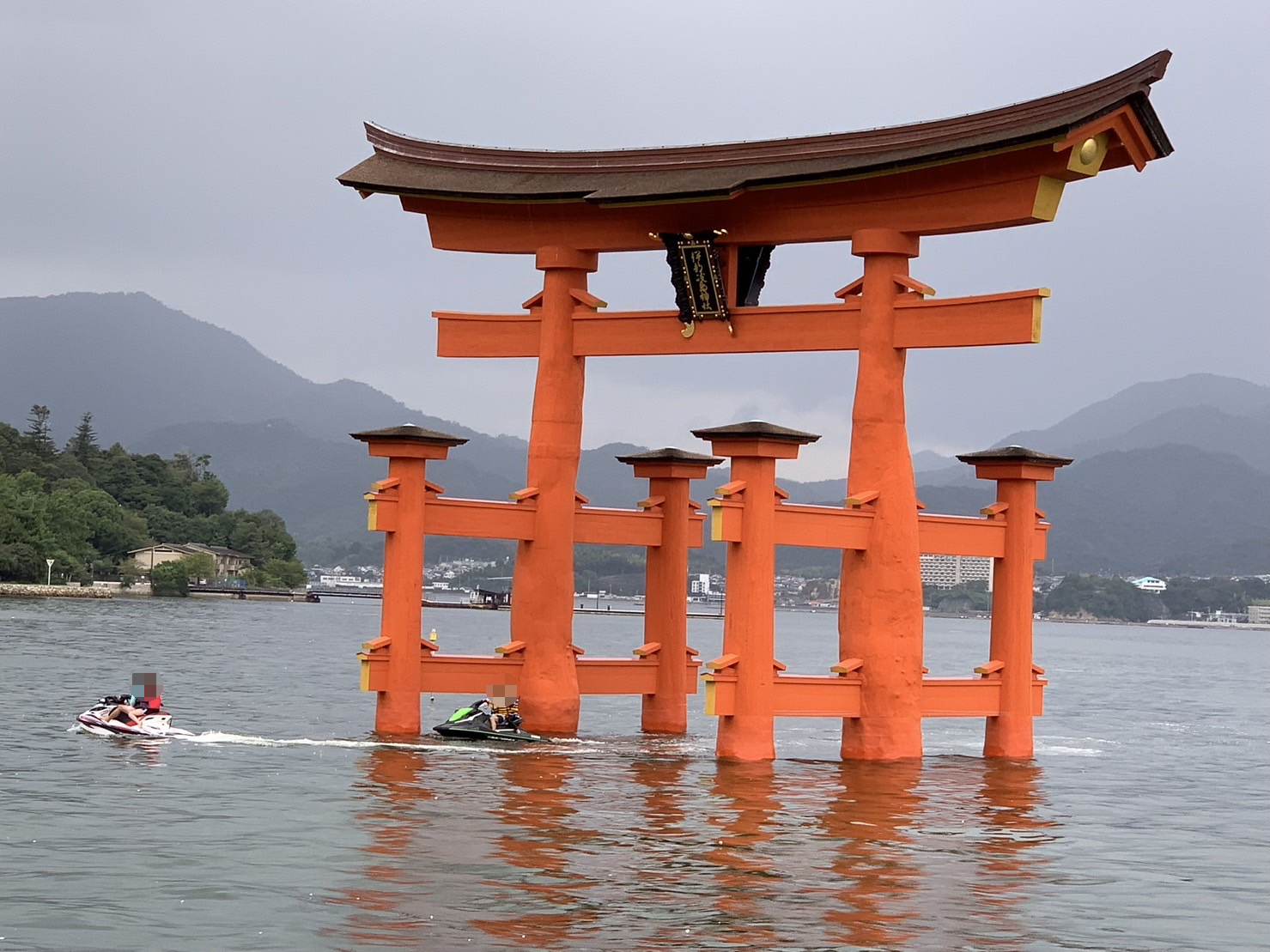 海に浮かぶ世界遺産の大鳥居。広島の名所厳島神社を初観光！ - 金沢の